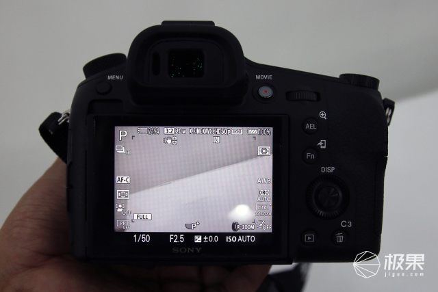 索尼国内发布新款黑卡长焦相机rx10 iv(附外拍体验)