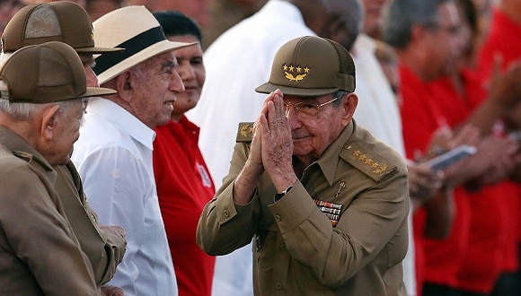 谁 声波攻击 了美国驻古巴外交官?卡斯特罗也