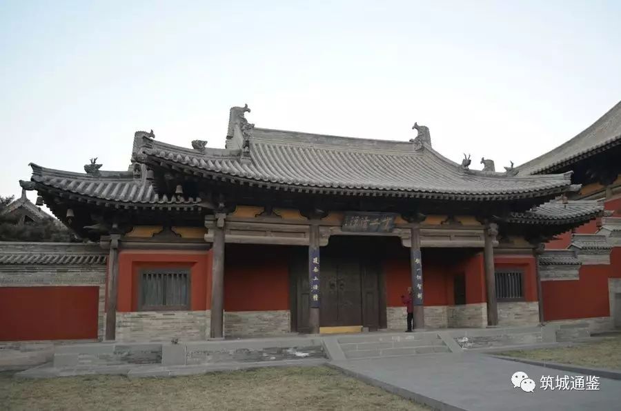 中国现存规模最大的寺庙单体古建筑在山西大同华严寺