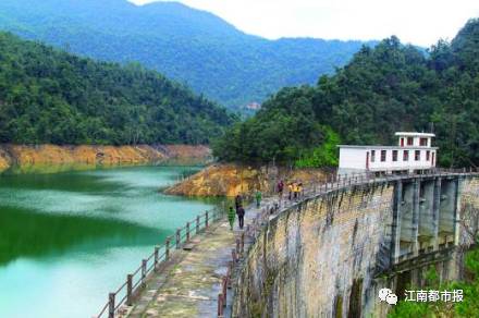 德兴大茅山双溪湖水利风景区