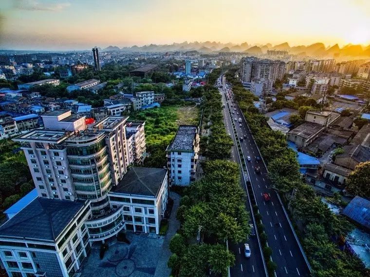 县级参评城市:横县,凭祥市 这两个月,桂林为了创建全国文明城市可谓