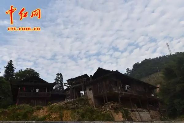 沅陵县清浪乡八方村桥梓坪岗柱岩红二,六军团指挥部及贺龙居住地旧址