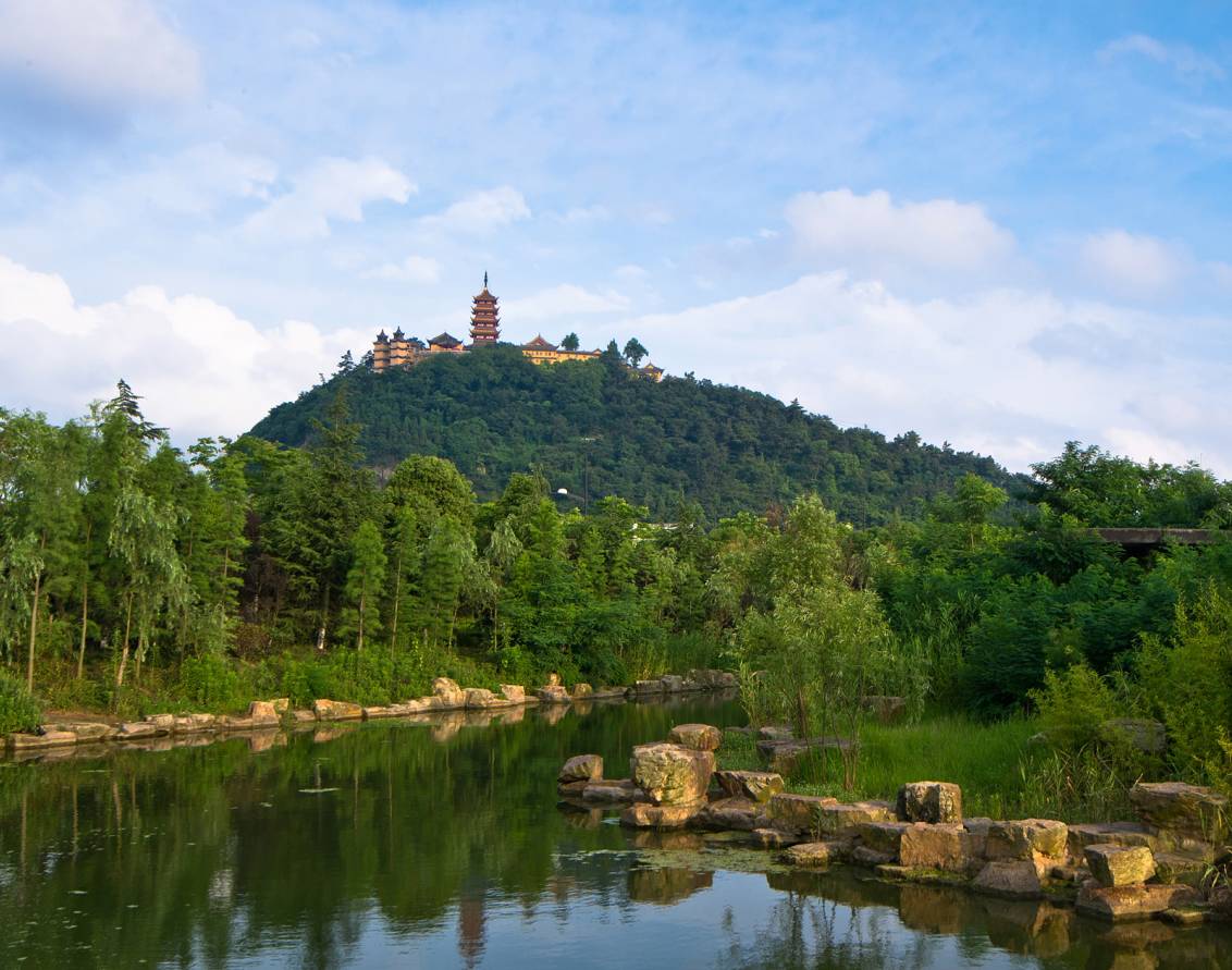 政府补贴,轻轻松松玩转狼山,剑山两大风景区,还有园博园,城市绿谷