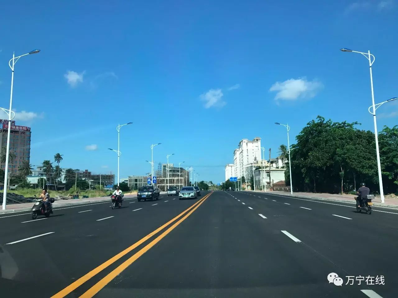 航拍| 灯火璀璨 万宁市人民东路"断头路"通车