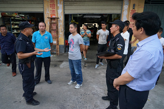 信阳市委政法委周末暗访检查市区合成警务站