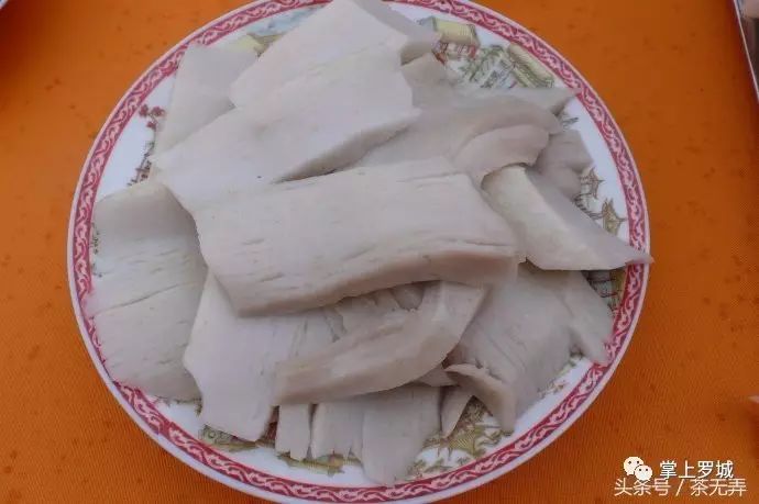 罗城仫佬族依饭节千家宴与特色民族菜