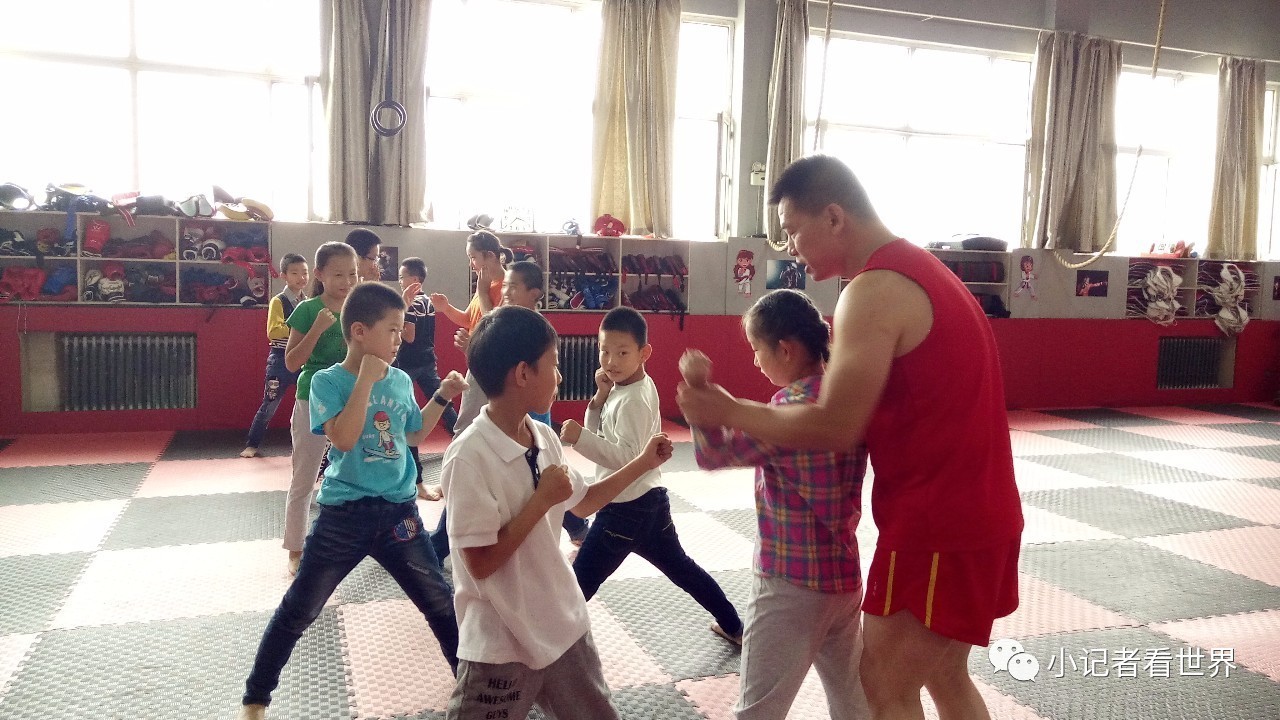 小学生经典防身术!戳这里