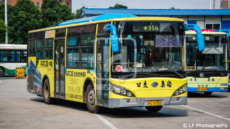 线路走向:车辆从金山公交总站发车, 按现有线路行驶至公交大学城西