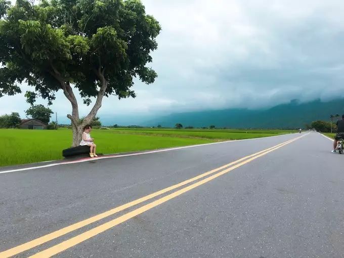 因为这里在山脉之间,云雾缭绕,空气清新,风景让人沉醉.