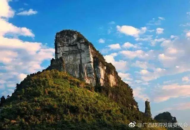 广西罗城县的剑江风景区 十里画廊不是桂林胜似桂林