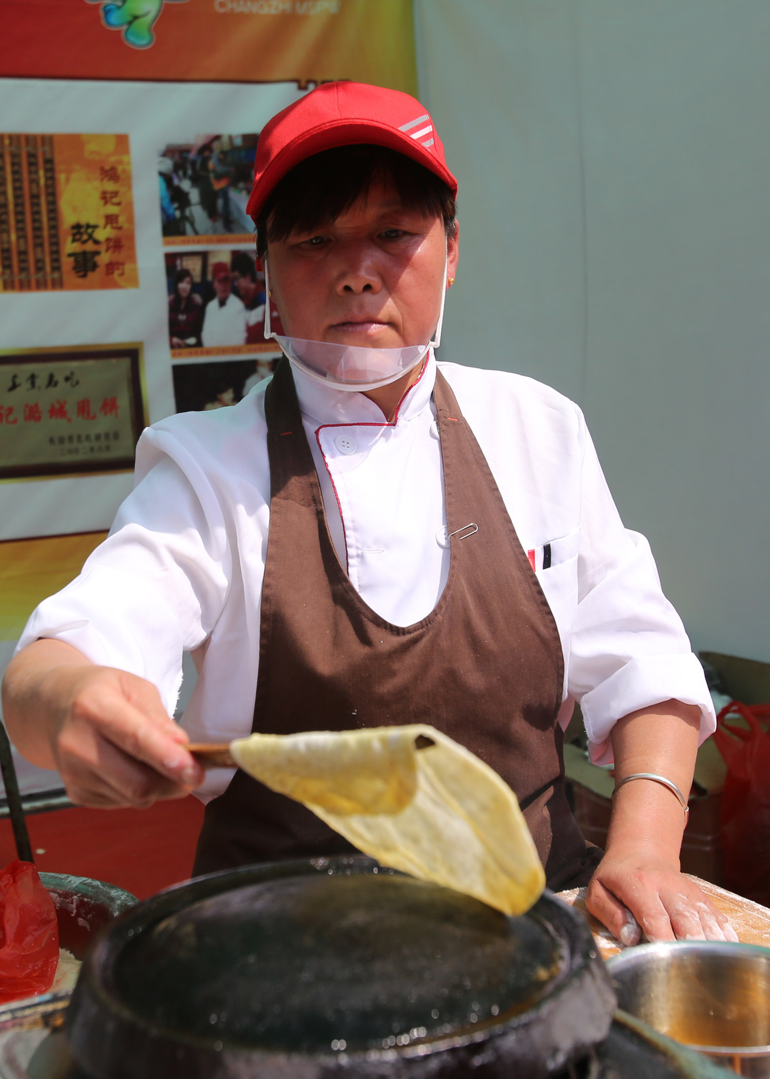 潞城甩饼美食在长治制造展销会上受青睐