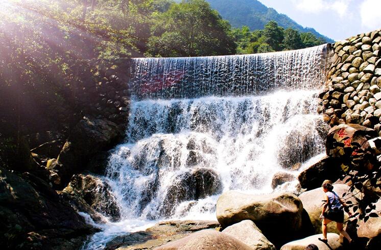 鄂赣交接时(九宫山云中湖,石龙沟)