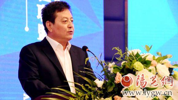 王若鹏在致辞中表示,陕西省"村官"论坛是全省三农领域的一块"金招牌