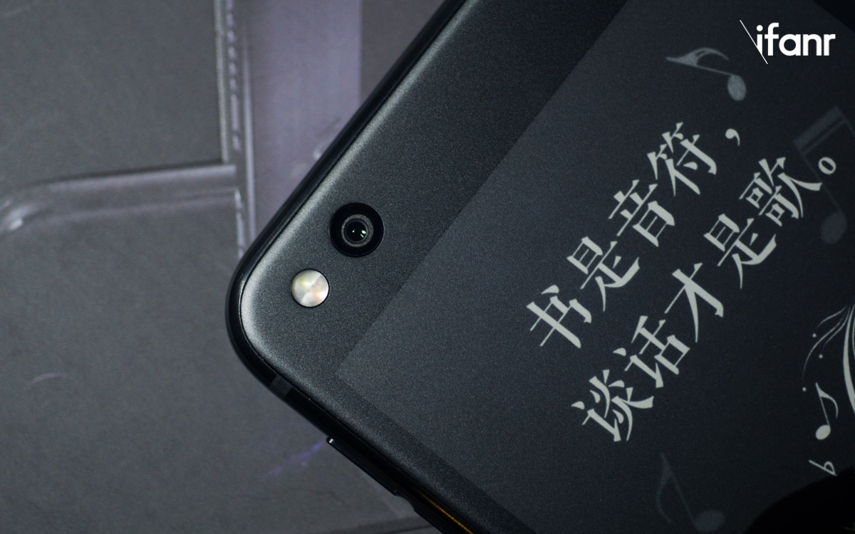 YotaPhone 3 ֣Ż Kindleѡ˺