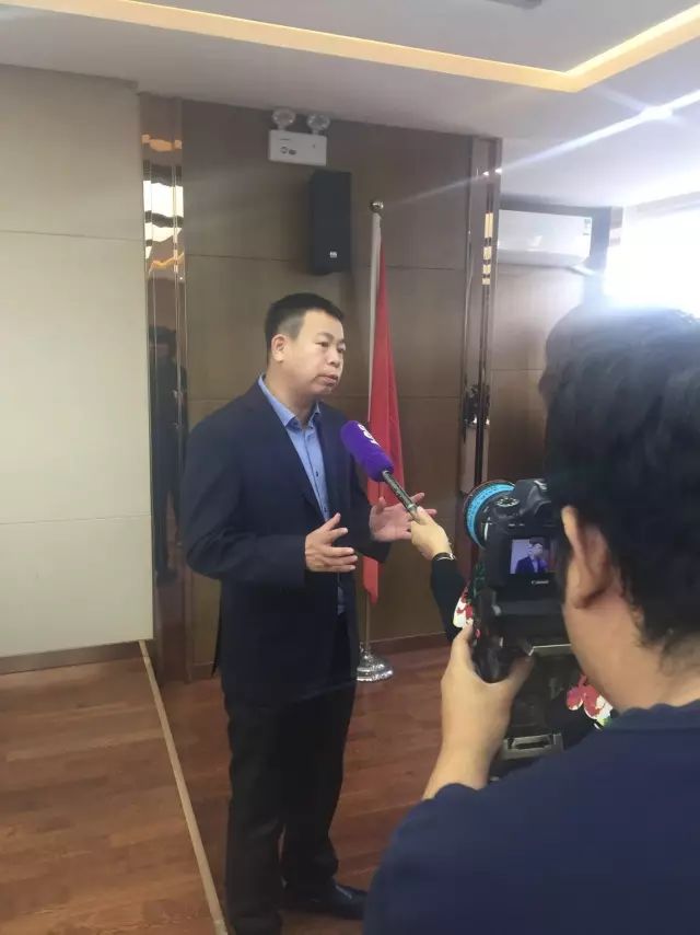 九三集团副总经理张理博接受哈尔滨电视台采访