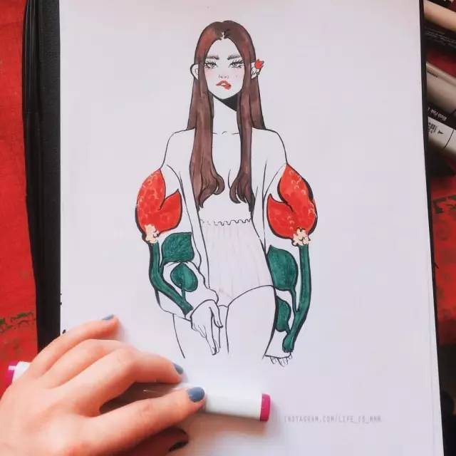 这样的马克笔画风少女时尚服装插画,烈火如歌