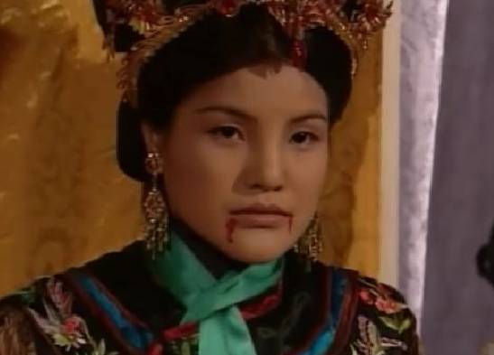 亦或是《天龙八部》里的慕蓉王氏,《鹿鼎记》里的毛东珠都被她演的入