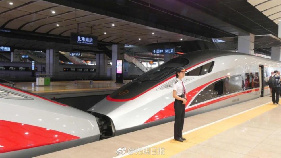 京沪高铁7对复兴号按时速350公里运营