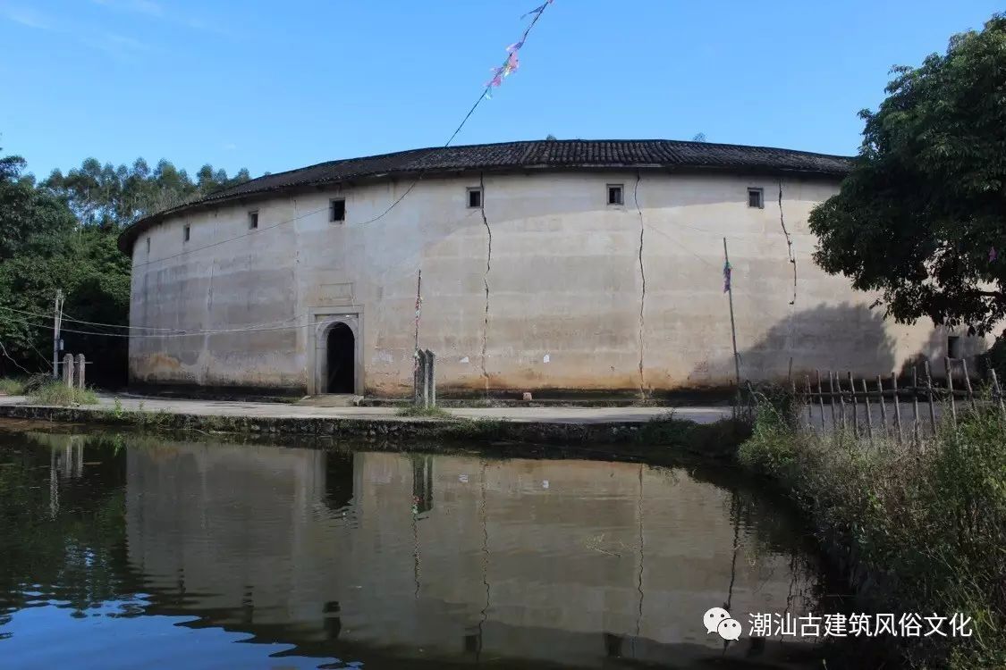 饶平道韵楼,中国最大的单体土楼,也是中国最大的八卦形土楼.