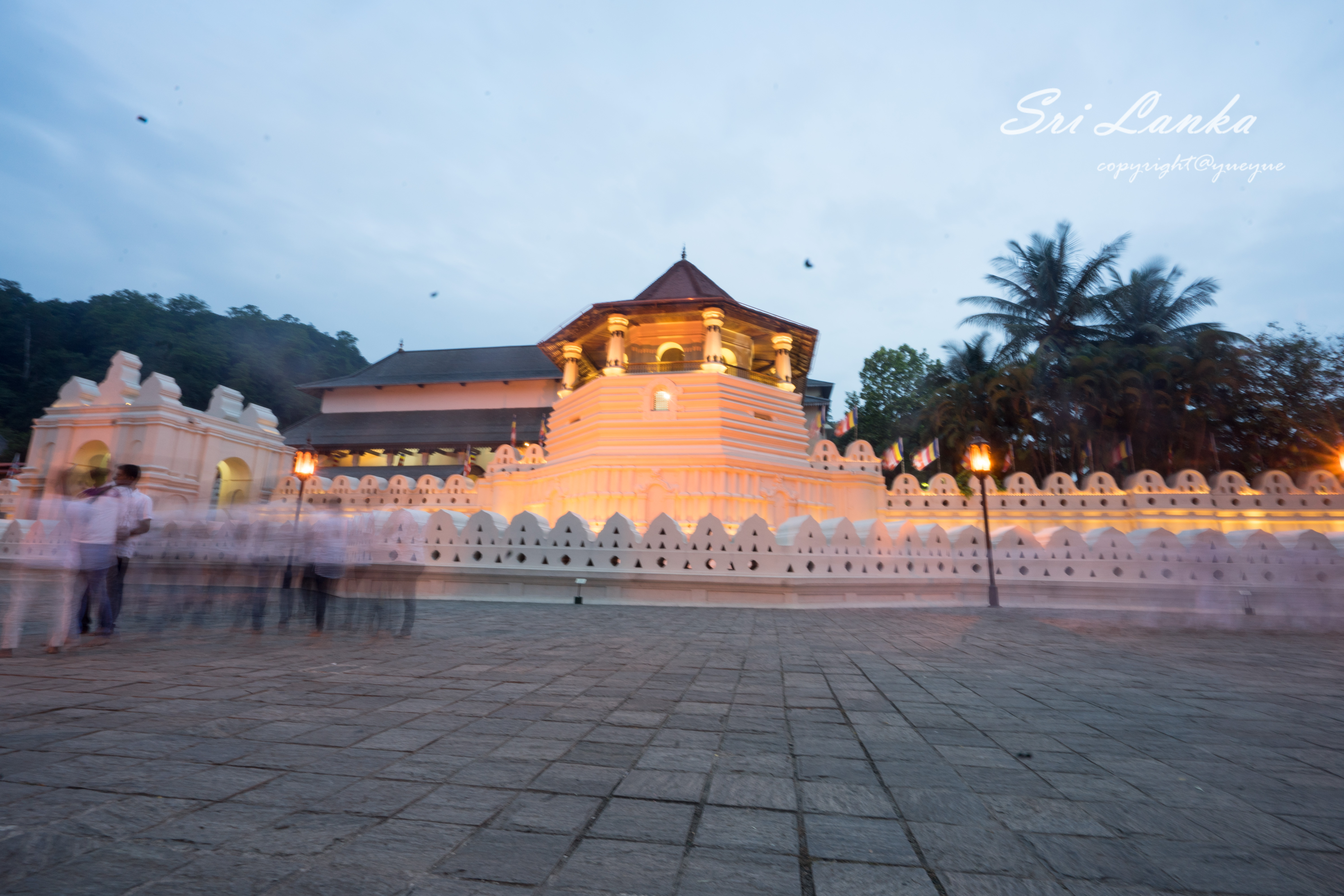 【携程攻略】康提佛牙寺景点,它既是斯里兰卡最著名的佛教胜地，也是让康提这座城市获得“圣城”称…
