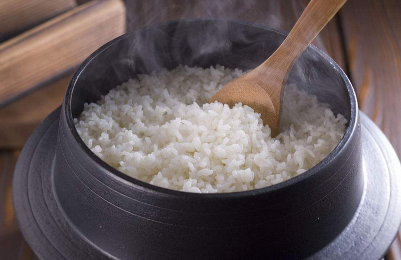 米饭没煮熟怎么办 若蒸出的米饭夹生,可