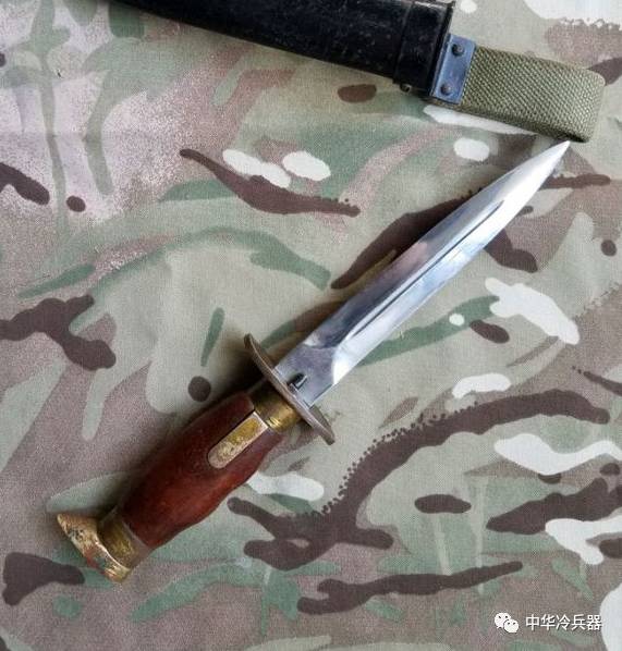 中国84式侦察兵匕首为何只刺不砍?新式侦察兵匕首又有