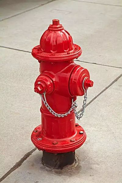 (2)室外消火栓一般采用地上式,当采用地下式消火栓时,具有明显标志.