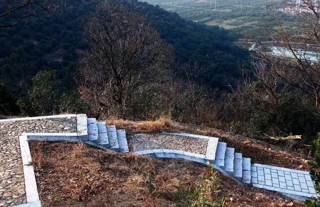 地址:黄湾镇钱江村高阳山 黄湾镇尖山村大尖山冷冰坞慢谷冷冰坞地势