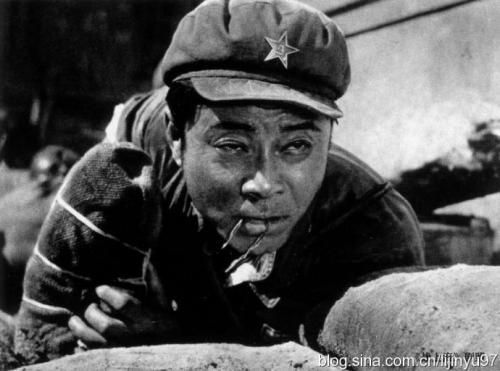 100分钟 上映时间:1959年 《电影简介》1949年4月,中国人民解放军第三