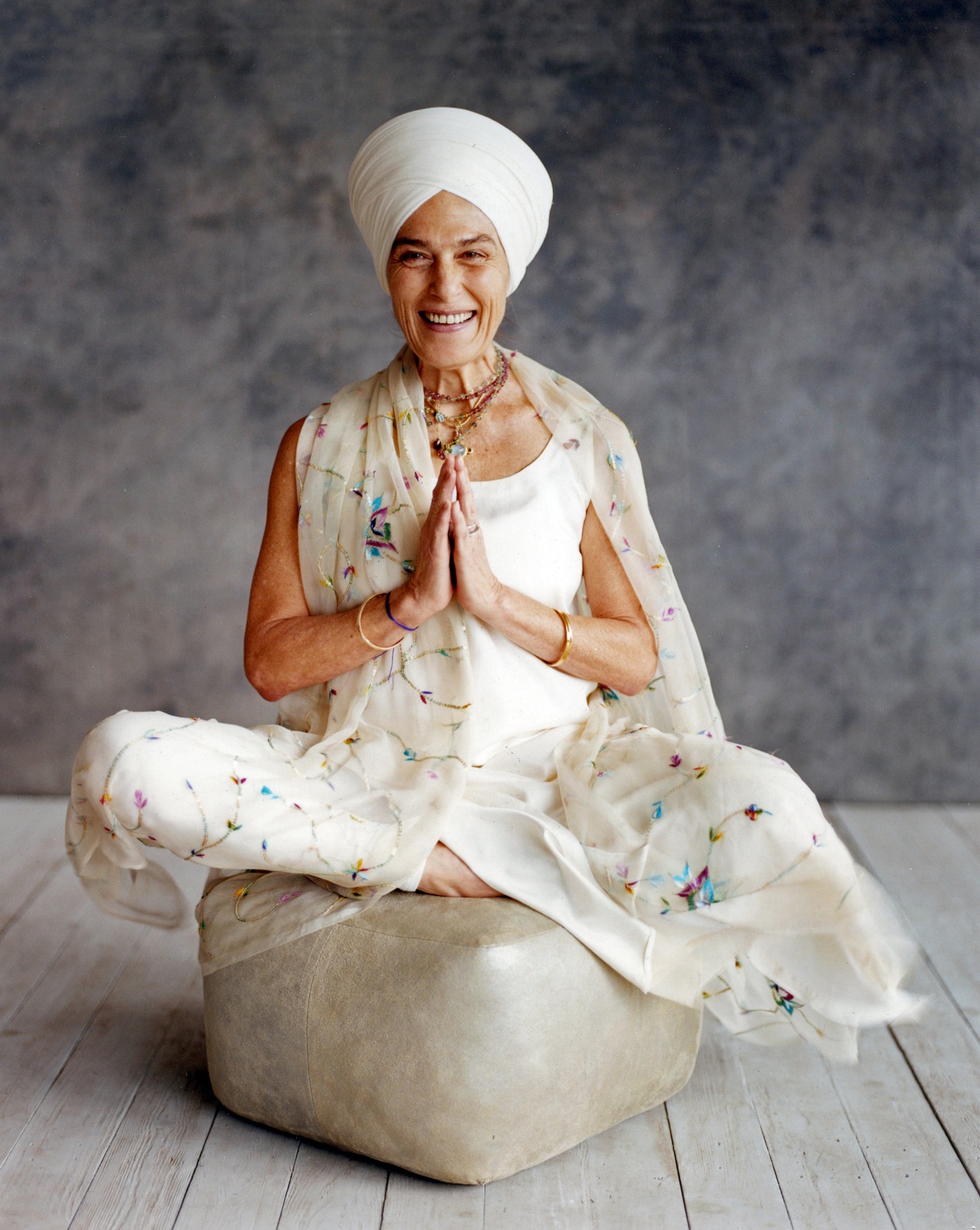 gurmukh kaur khalsa:从嬉皮士少女到昆达里尼皇后