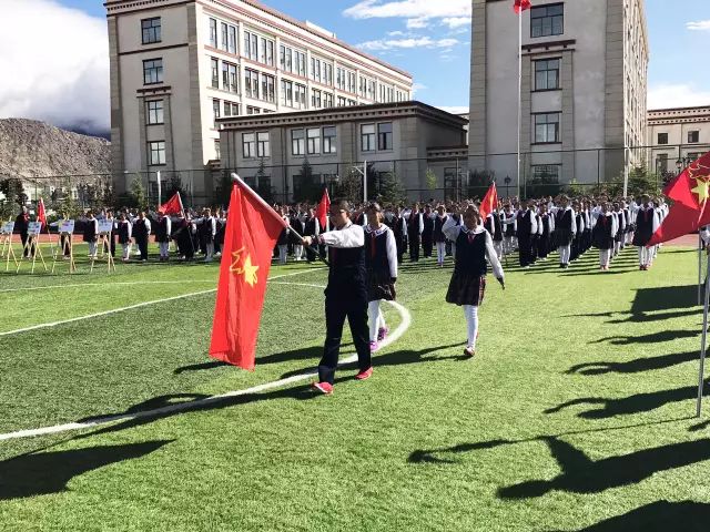 队闻联播┃拉萨实验小学分校少先队员笔锋写出心里话,画笔共绘中国梦