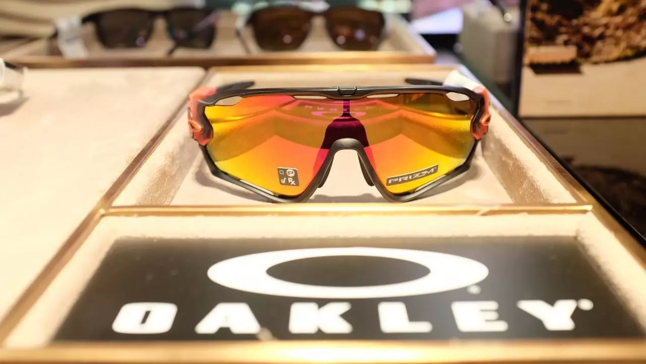 oakley上海五角场万达广场店 地址:上海市淞沪路77号五角场万达169-2