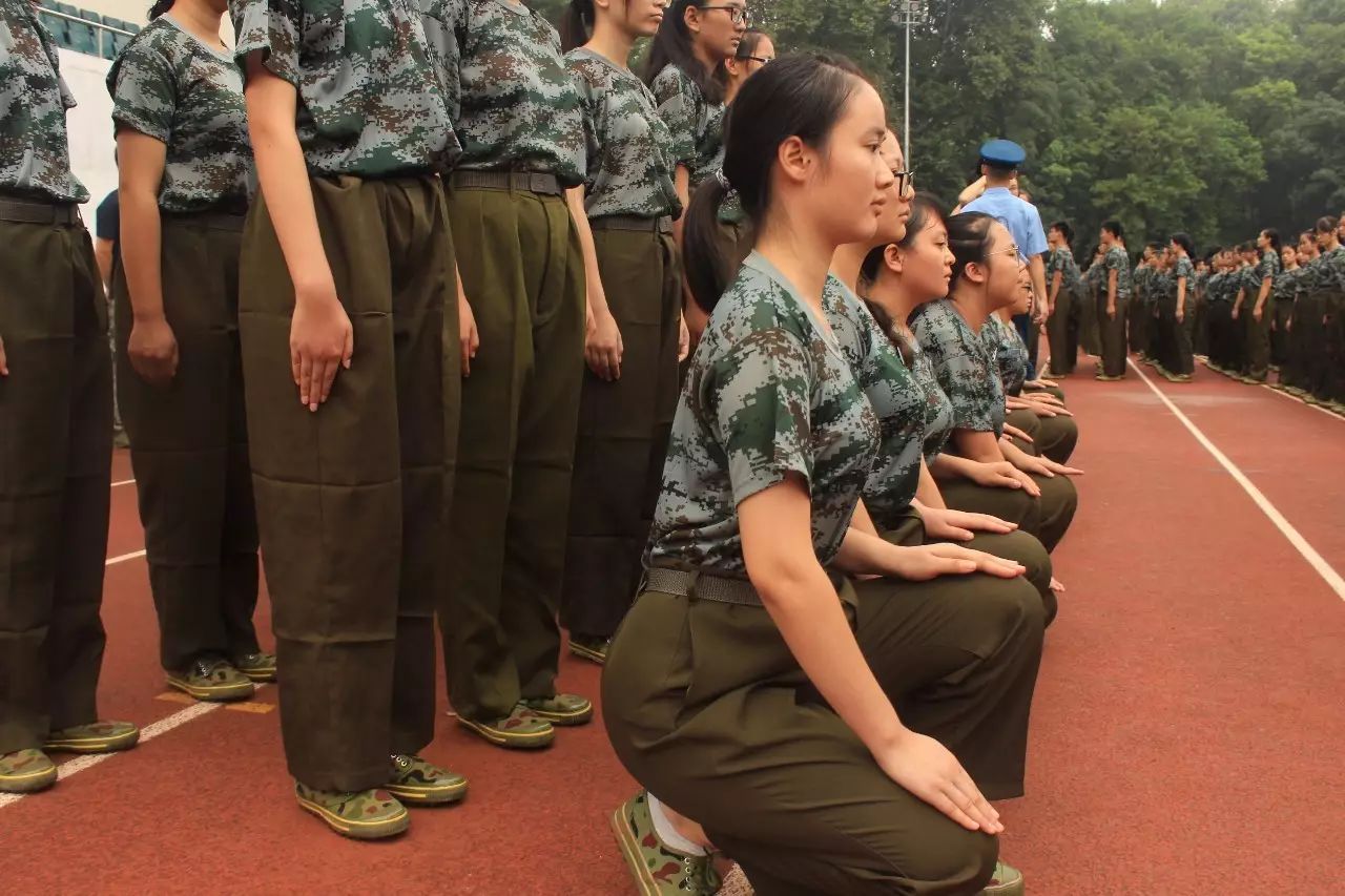 今夜我想用军人的姿态告别这段旅程