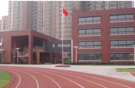 地址:南开区南丰路7号 计划工期: 2018年9月竣工 万全小学兴安路校区