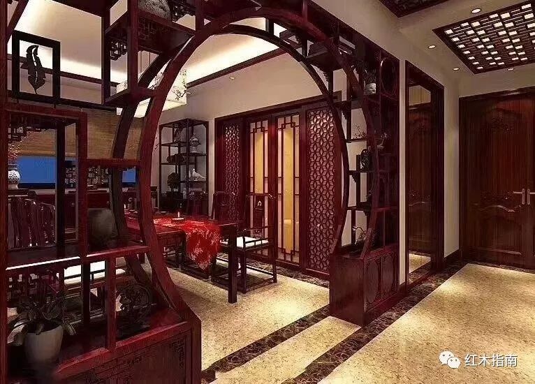 土豪别墅里,中式装修配上红木家具,连门都是大红酸枝的