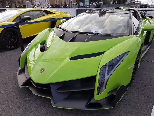 【街头实拍】兰博基尼veneno roadster,土壕终于把绿色敞篷毒药开出来