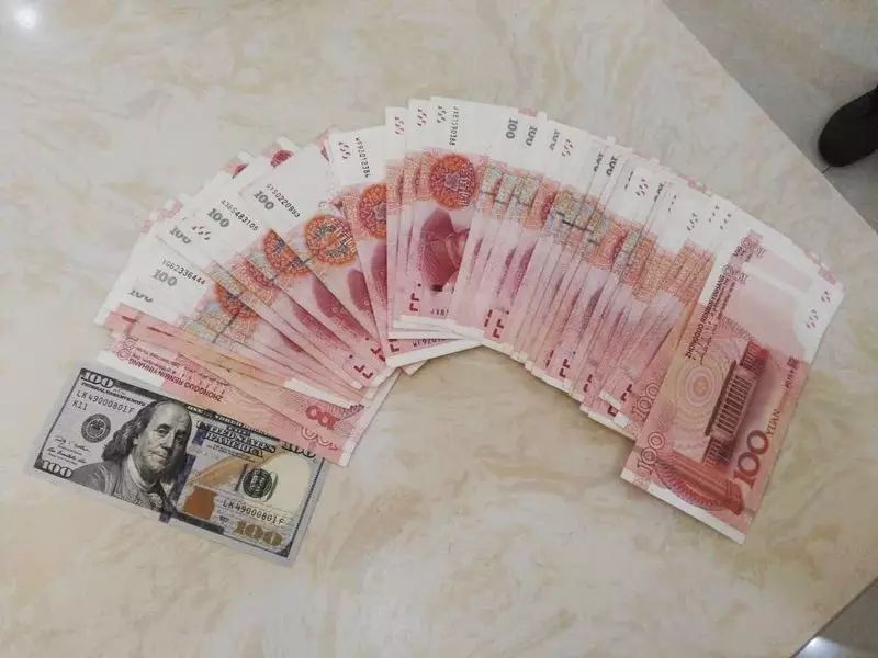 哎哟我的背包我的5000元现金!别急,深圳好的哥帮你送