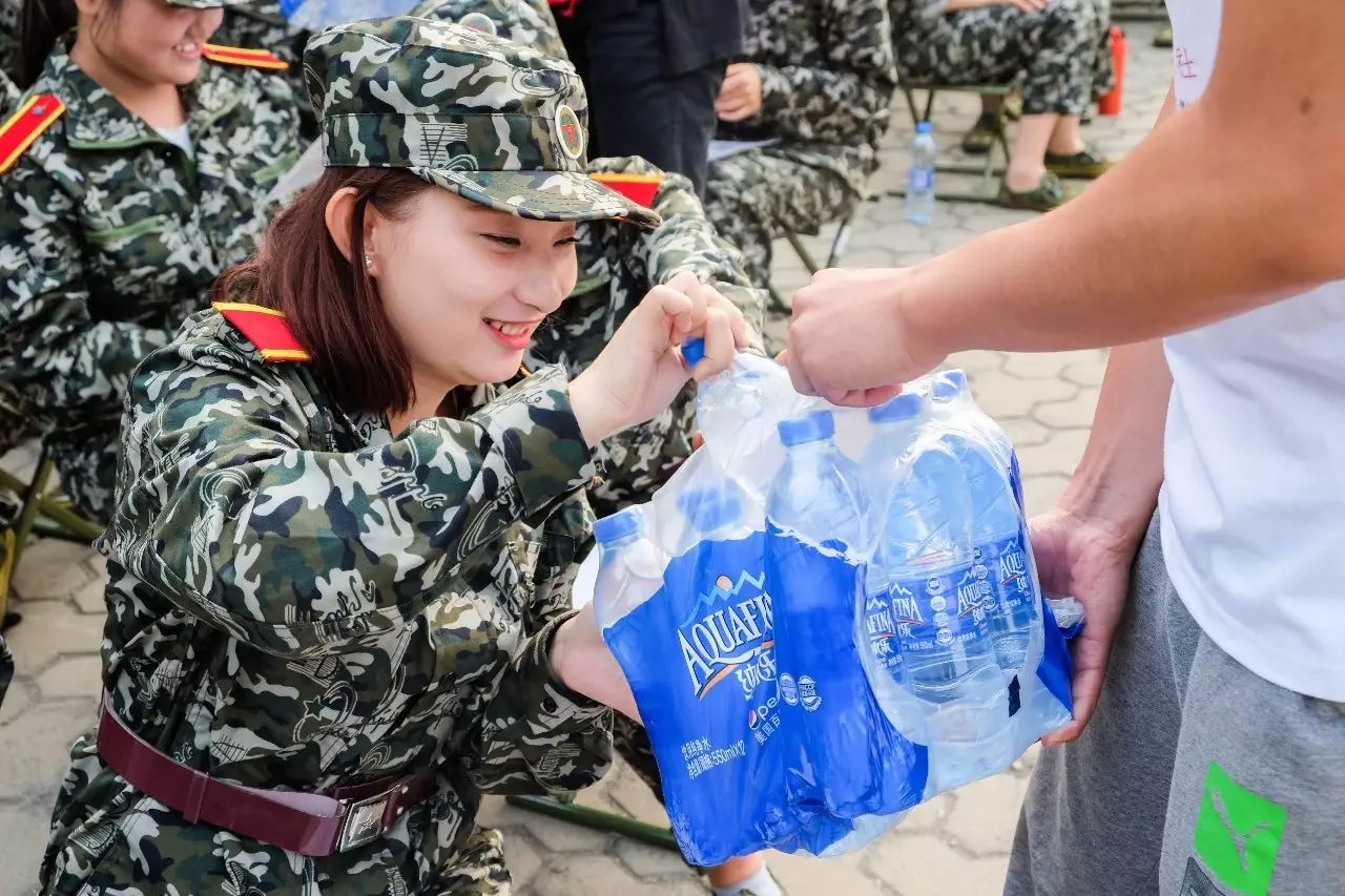 军训是你们最好的成人礼编辑:高钰霞图源:苏敏 吕梦琪 宋雅洁返回搜狐