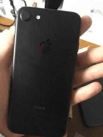 苹果iphone8plus全球首碎!玻璃材质太不经摔,摔出了科技感!