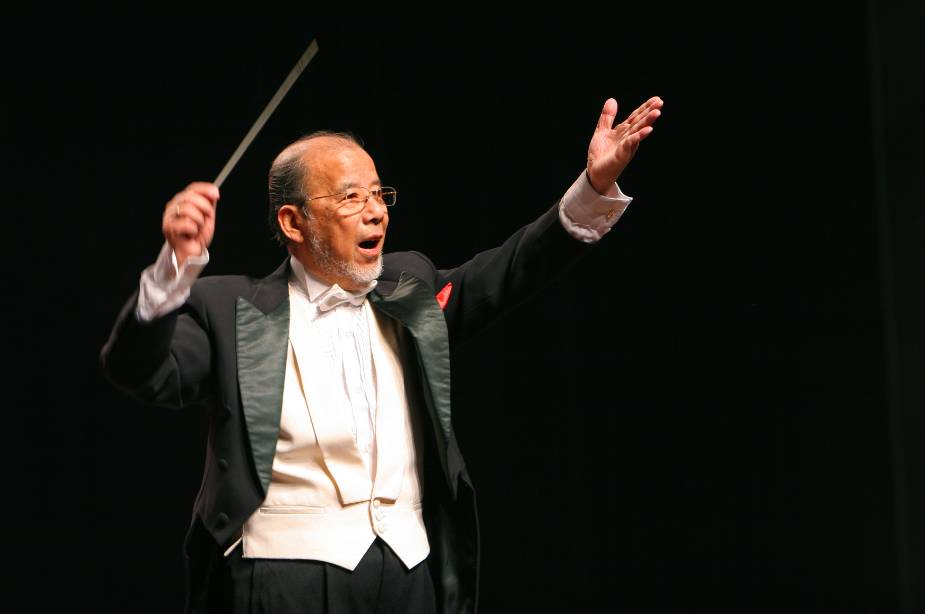 conductor :cao peng 曾赴莫斯科柴科夫斯基音乐学院歌剧交响乐指挥