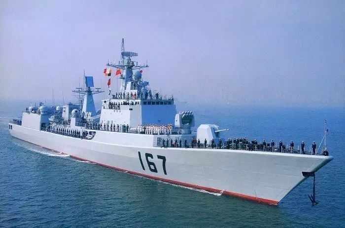 1999年,海军建造的051b型驱逐舰167"深圳"舰加入南海舰队成为旗舰,它