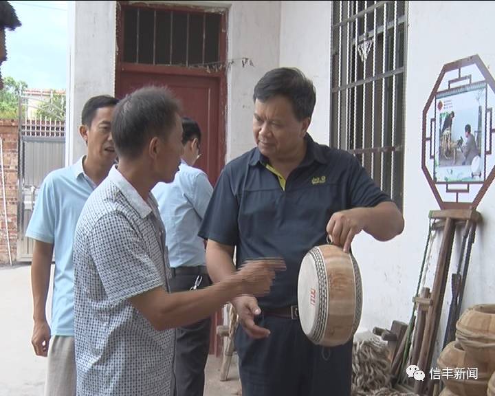 5月4日起,刘勇启动"走遍信丰"计划,带领县分管领导和县委办,扶贫移民