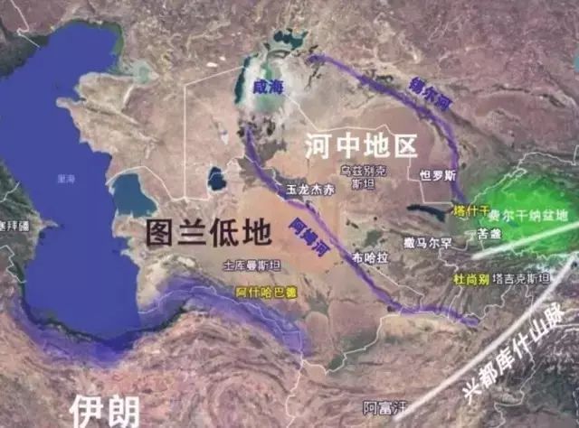 几乎绝缘,而且这地方一般被称为"图兰低地",是里海东边的一个大平原