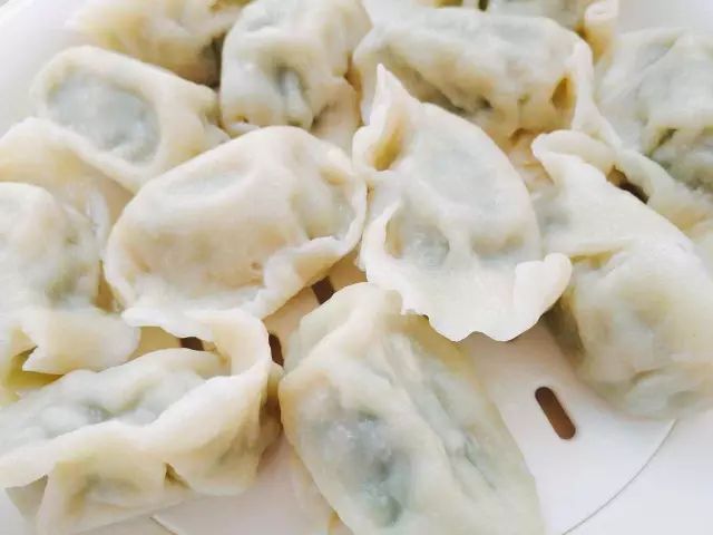 〔三鲜虾仁水饺〕