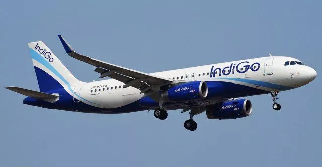 蓝色系 azure sky 蔚蓝的天空 indigo airline  印度靛蓝航空公司