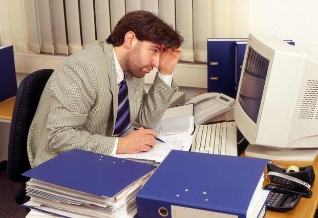 现在的年轻人工作压力非常大,久坐办公室又缺乏锻炼,加班熬夜的