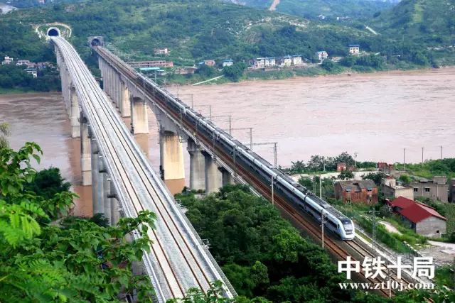 兰渝铁路通车后,按最低设计时速每小时160公里计算,从重庆到兰州也