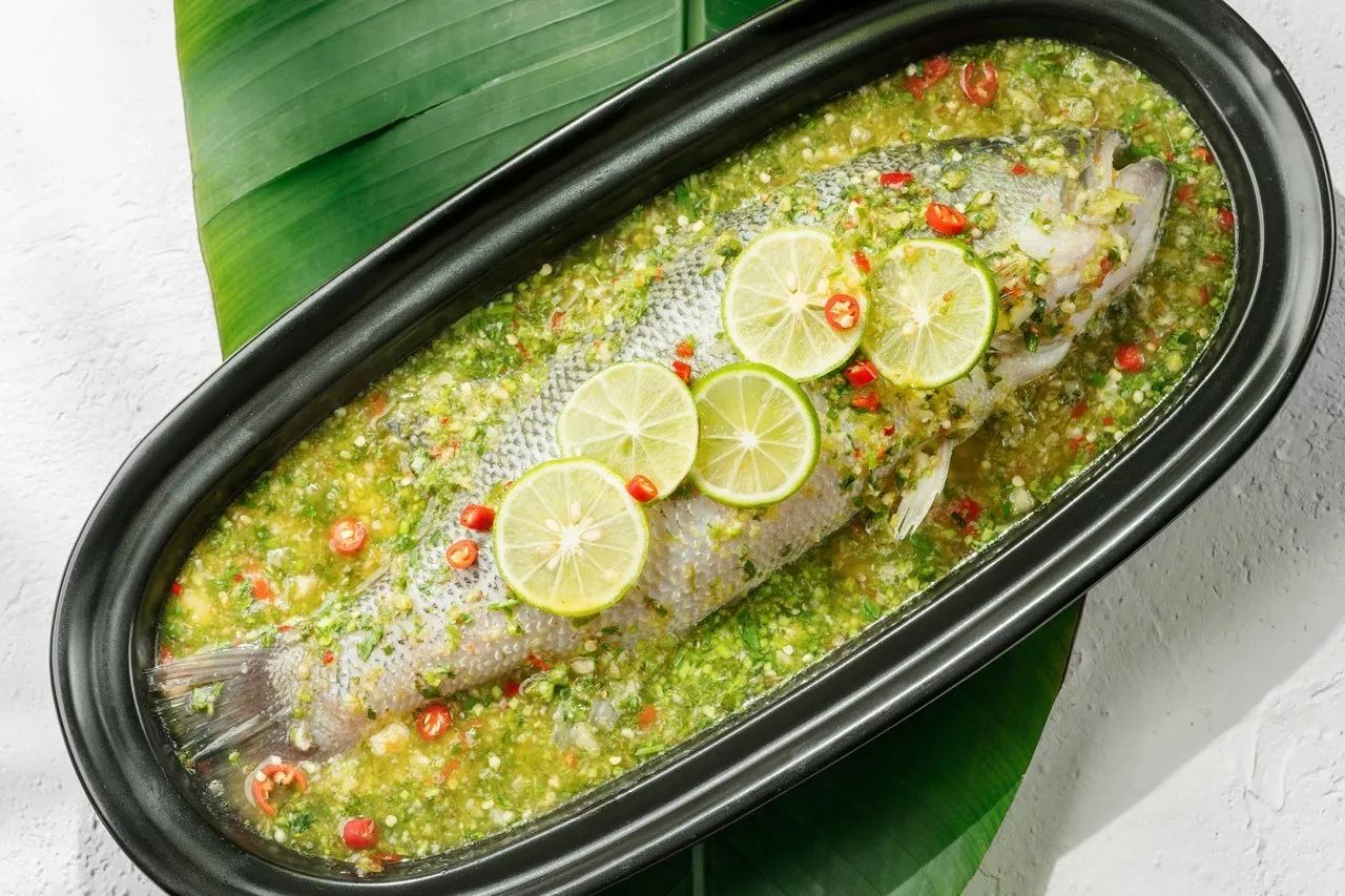 猫兒的天空 Eat.Play.Bake: 泰式青柠蒸鲈鱼 Thai Steamed Sea Bass with Lime and Garlic ...