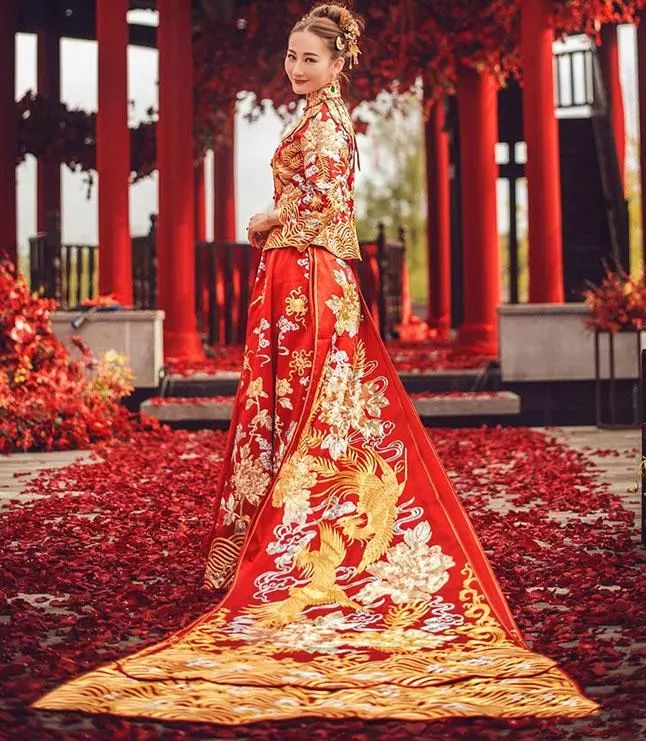 中式婚纱的特点_中式婚纱(2)