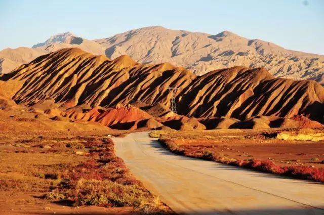 第二天:张掖丹霞地貌—嘉峪关 宿:嘉峪关